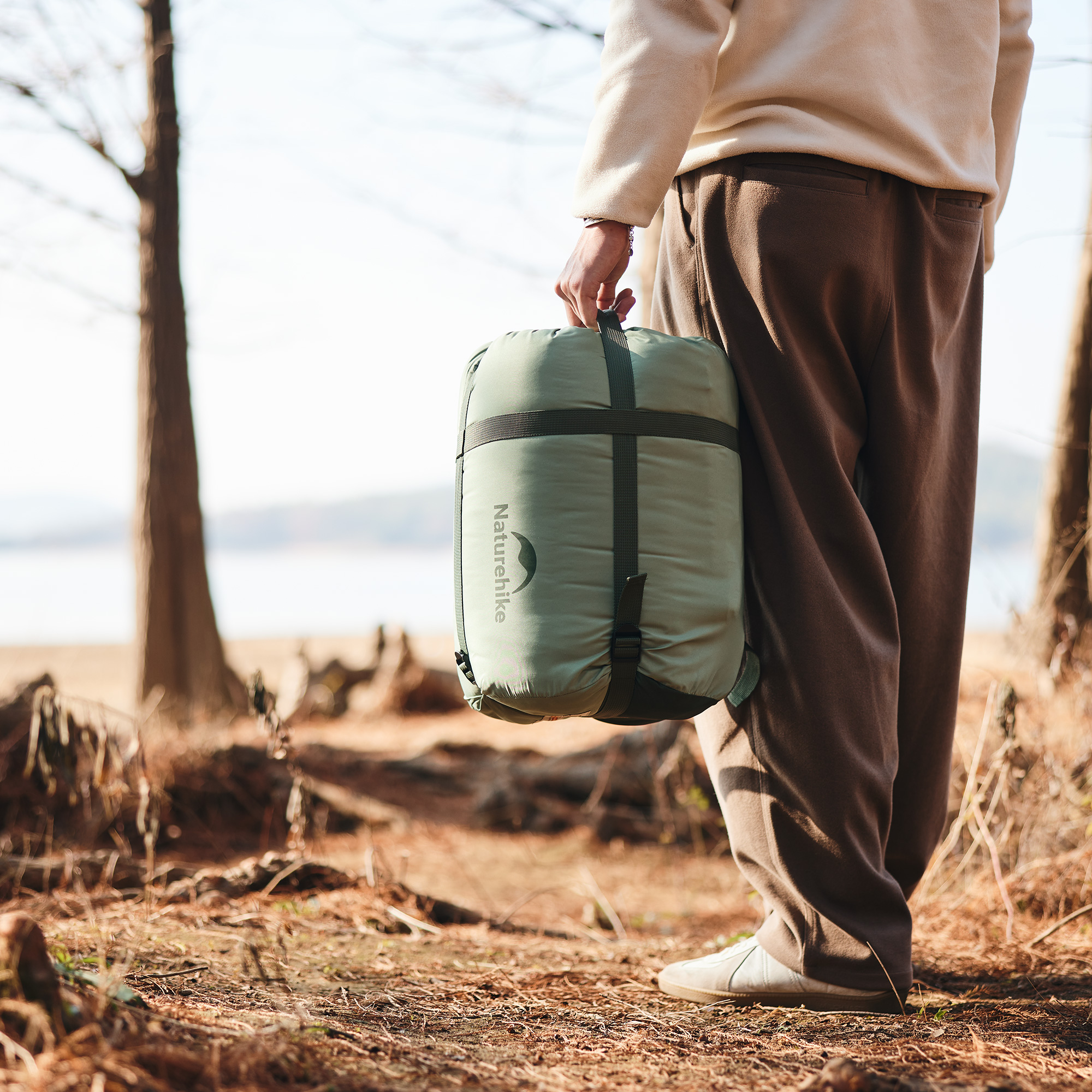 Naturehike extra široký spací vak YC300 2,4 kg - zelený